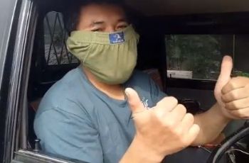 Tak Kuat Beli Masker, Sopir Pikap ini Pakai Celana Dalam Untuk Maskeran