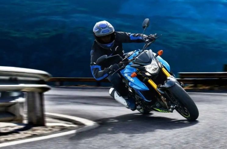 Suzuki GSX-S750. (rideapart.com)