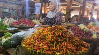 Harga Pangan Kian Mencekik, Cabai dan Bawang Naik di Awal Pekan