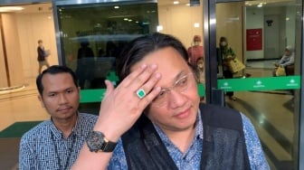 Farhat Abbas Baru Turun dari Mobil di Rumah Sakit, Dikabari Titiek Puspa Meninggal