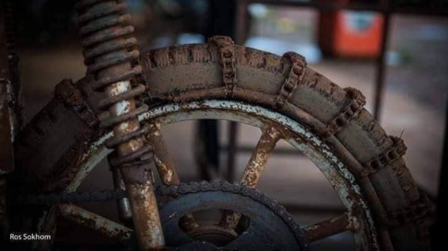 Motor untuk mengangkat kayu gelondongan.(Facebook/)