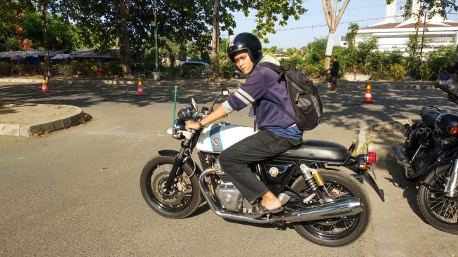 Test ride Royal Endfield Continental GT. (Suara.com/Iqbal Asaputra)