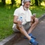 5 Rekomendasi Sepatu Jalan Kaki dengan Sol Karet Anti Slip Terbaik, Cocok untuk Lansia