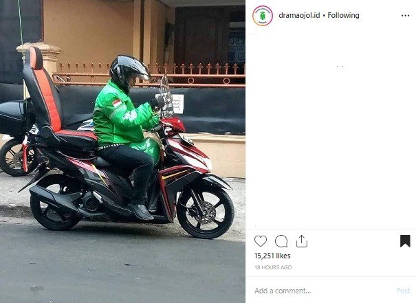 Kursi penumpang ojol yang menyita perhatian. (Instagram/@dramaojol.id)